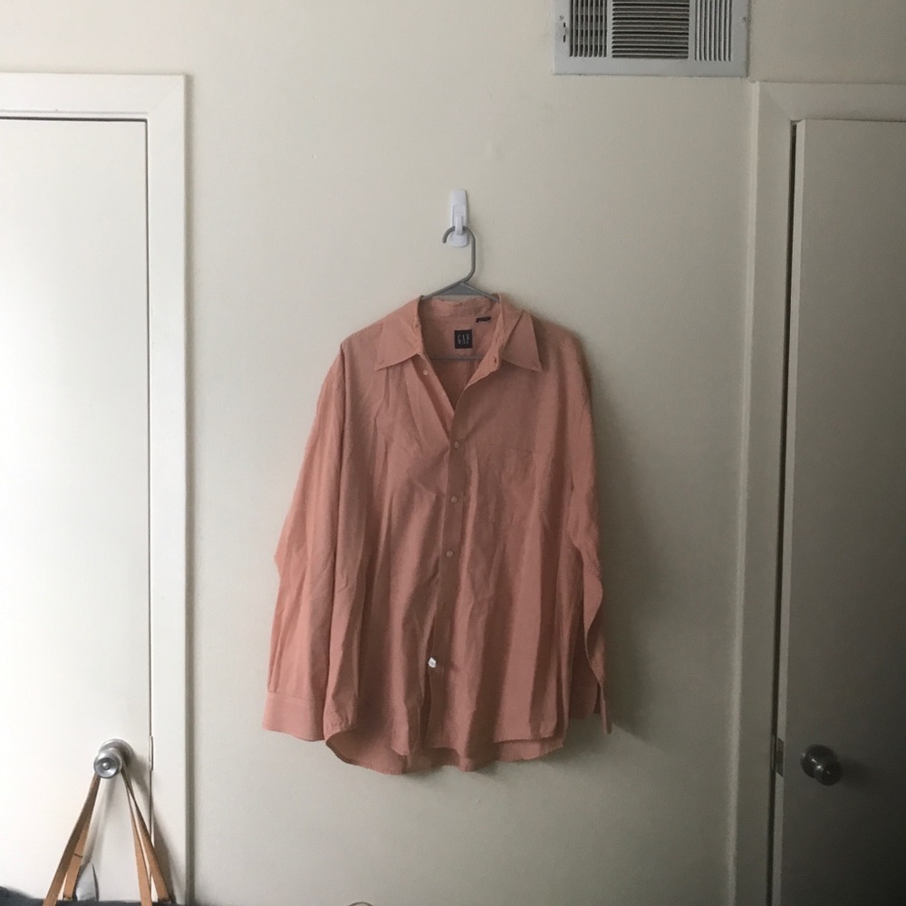 Gap men’s orange & white shirt